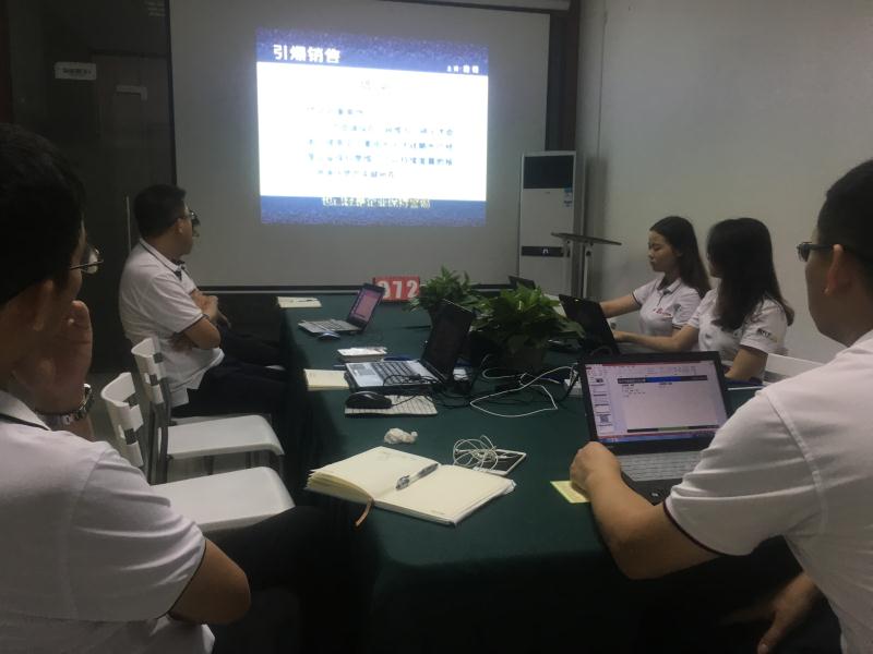  72期瓜瓜早課堂-你以為在火車(chē)上賣(mài)盒飯很簡(jiǎn)單？