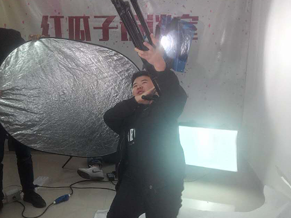 企業(yè)宣傳片制作籌備階段中導(dǎo)演該做什么？